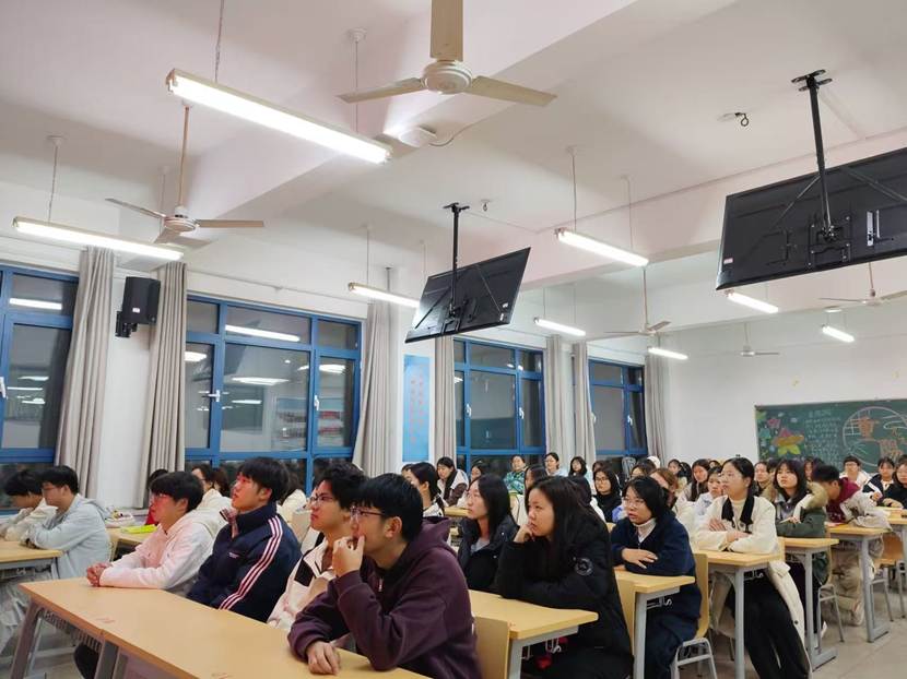 会议室里的人们 AI 生成的内容可能不正确。