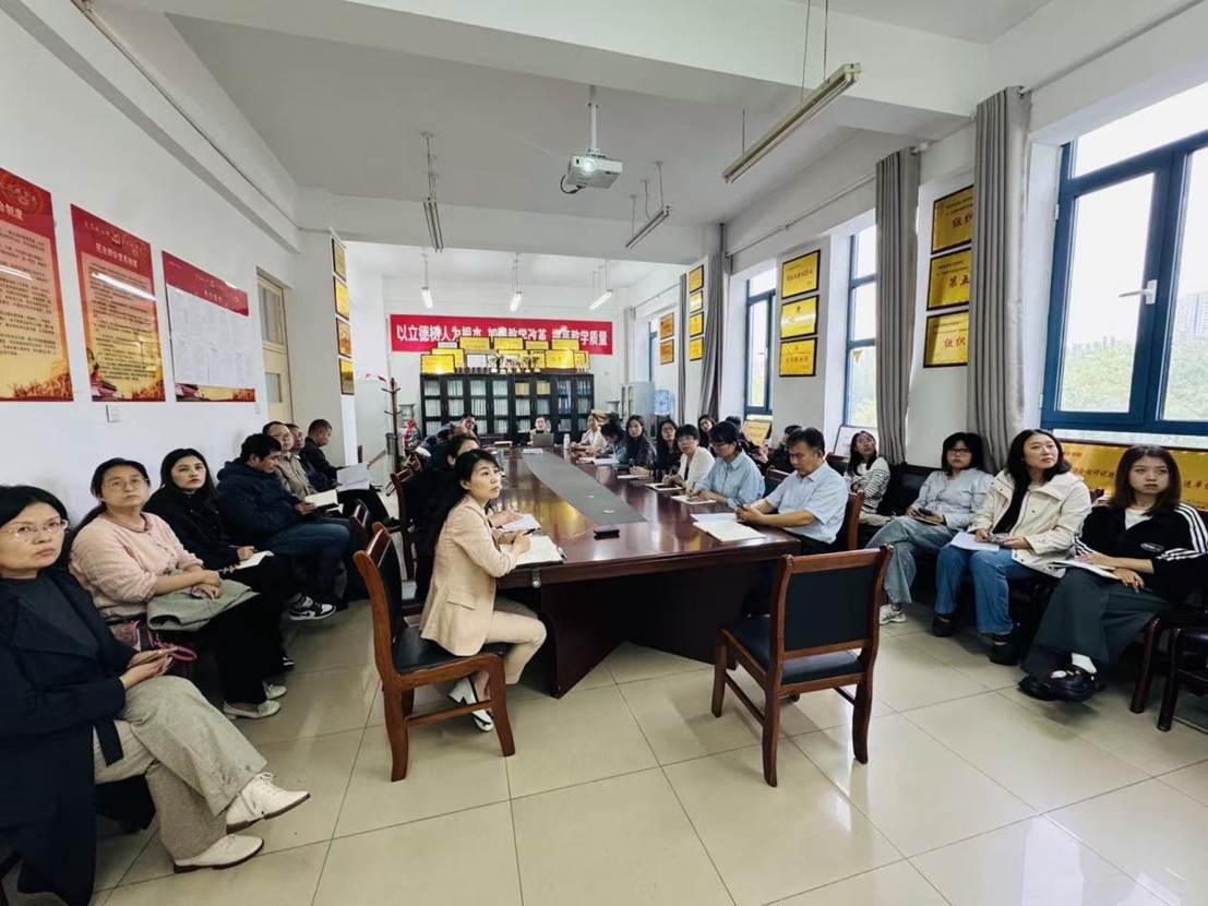 许多人在房间里 AI 生成的内容可能不正确。