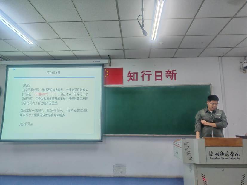 2d8b045339d0e109211edb4f13b02993