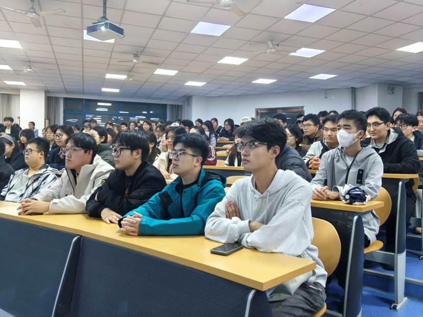 会议室里的人们 AI 生成的内容可能不正确。