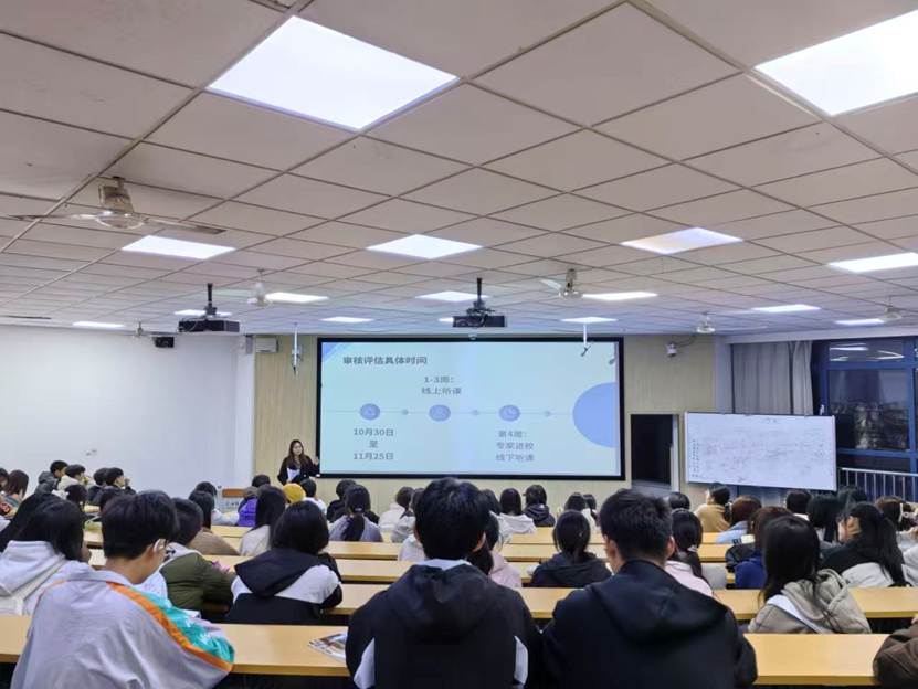 会议室里的人们 AI 生成的内容可能不正确。