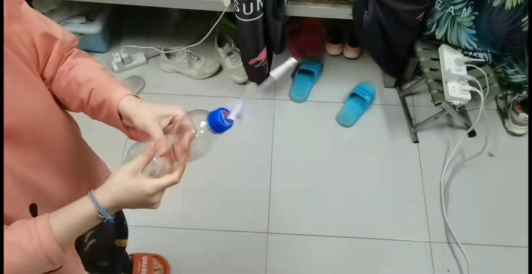 孙梅婷,吴月清